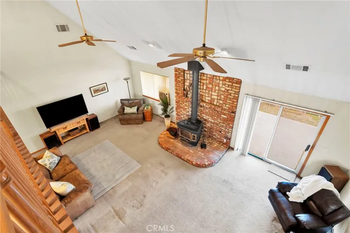 11062 Hollister Road, Oak Hills, California 92344
