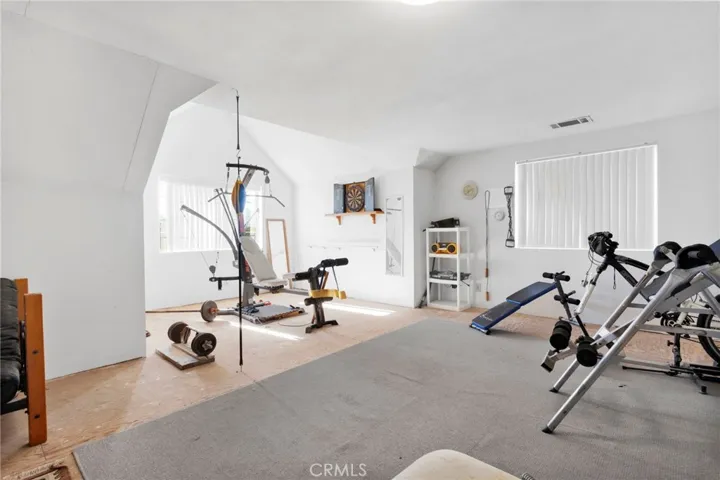 11062 Hollister Road, Oak Hills, California 92344