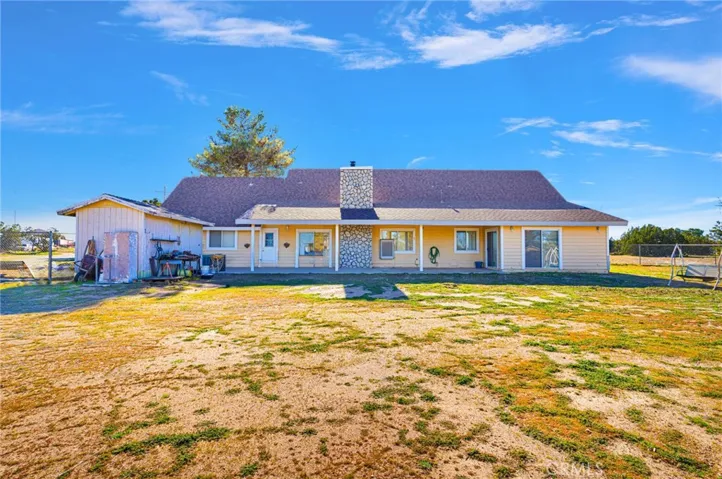 11062 Hollister Road, Oak Hills, California 92344