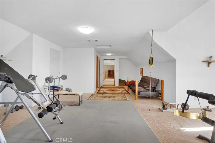 11062 Hollister Road, Oak Hills, California 92344