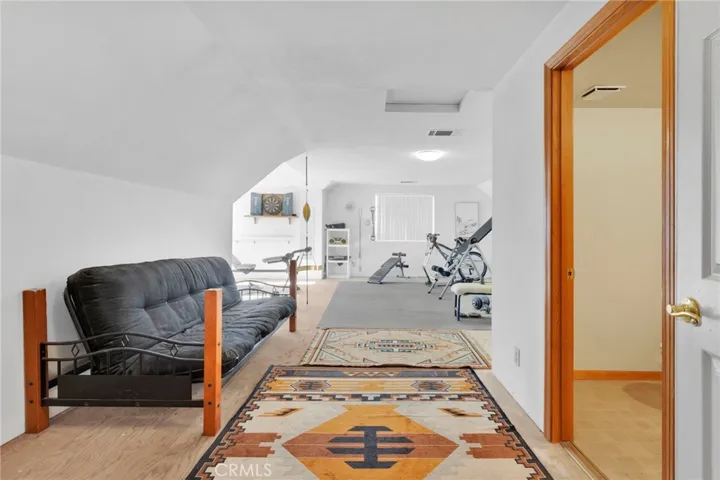 11062 Hollister Road, Oak Hills, California 92344