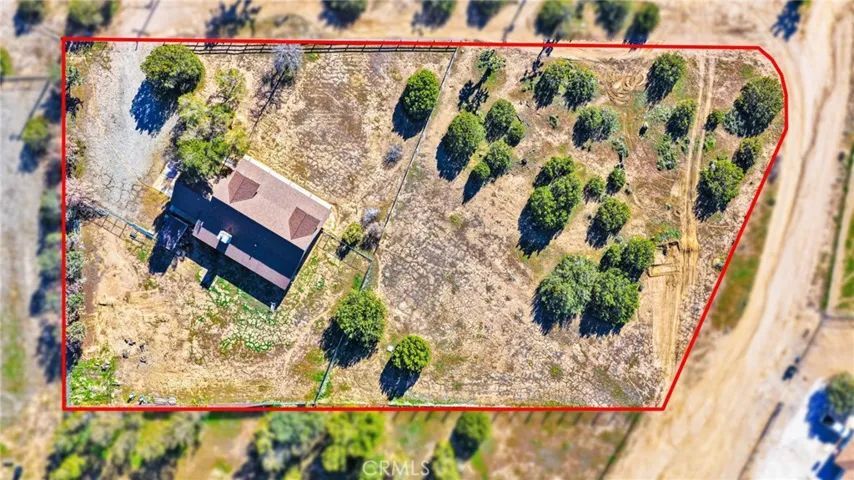 11062 Hollister Road, Oak Hills, California 92344