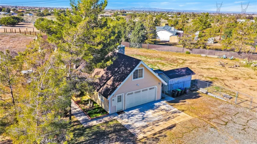 11062 Hollister Road, Oak Hills, California 92344