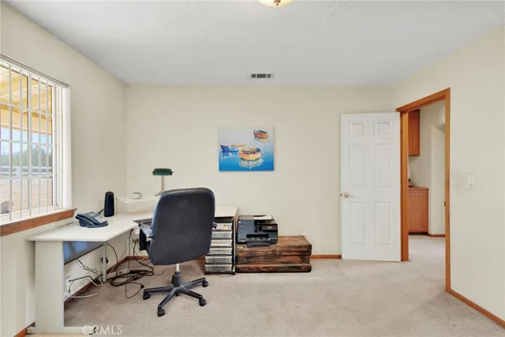 11062 Hollister Road, Oak Hills, California 92344
