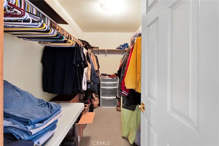 11062 Hollister Road, Oak Hills, California 92344