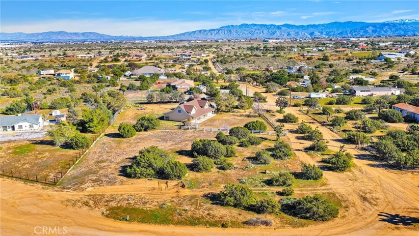 11062 Hollister Road, Oak Hills, California 92344