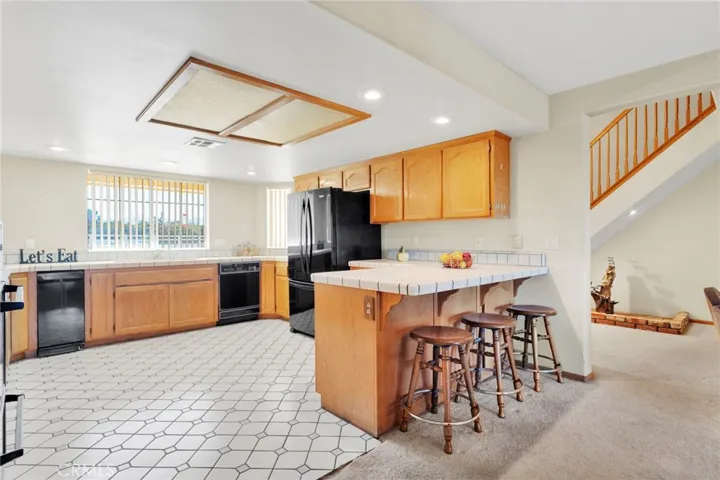 11062 Hollister Road, Oak Hills, California 92344