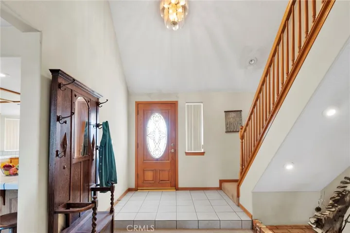 11062 Hollister Road, Oak Hills, California 92344
