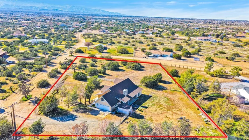 11062 Hollister Road, Oak Hills, California 92344