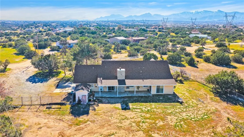 11062 Hollister Road, Oak Hills, California 92344