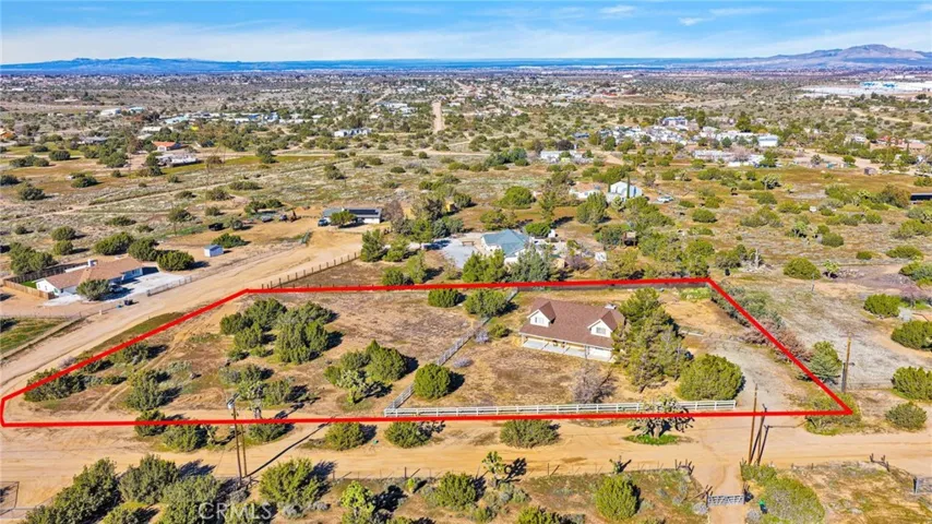 11062 Hollister Road, Oak Hills, California 92344