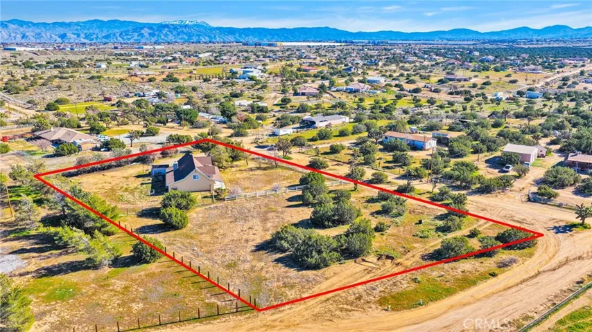 11062 Hollister Road, Oak Hills, California 92344