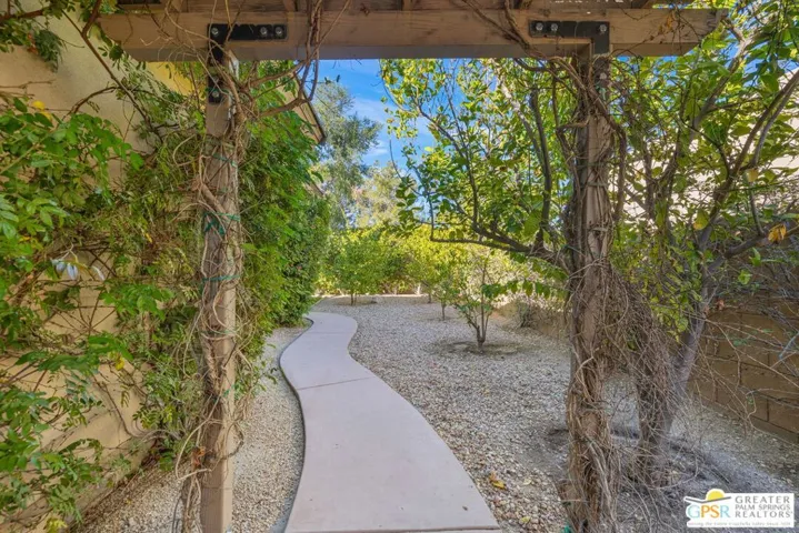 1586 Sienna Court, Palm Springs, California 92262