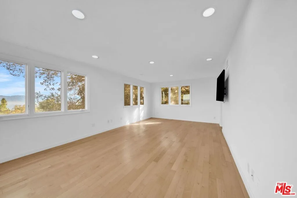 15263 Mulholland Drive, Los Angeles, California 90077 home-pic-42