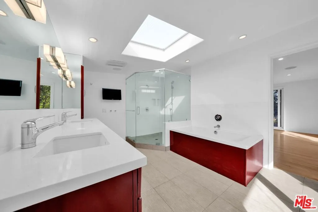 15263 Mulholland Drive, Los Angeles, California 90077 home-pic-32