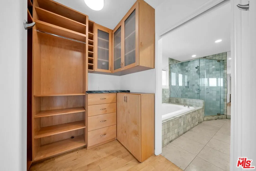 15263 Mulholland Drive, Los Angeles, California 90077 home-pic-22