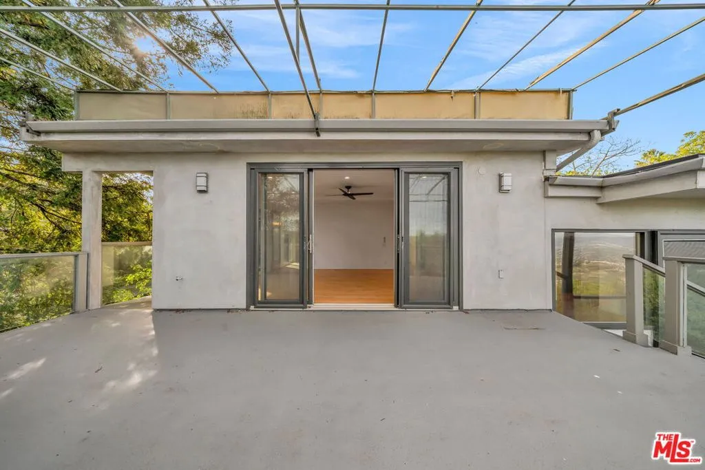 15263 Mulholland Drive, Los Angeles, California 90077 home-pic-29
