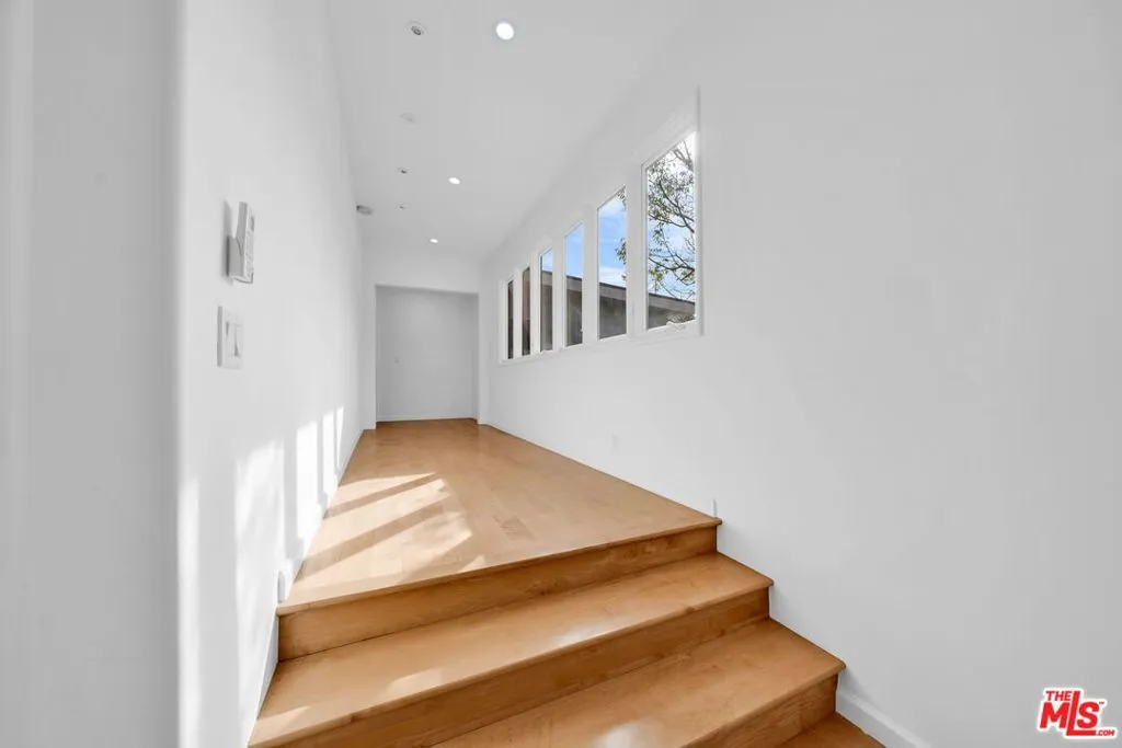 15263 Mulholland Drive, Los Angeles, California 90077 home-pic-25