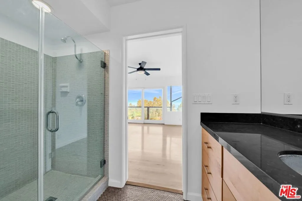 15263 Mulholland Drive, Los Angeles, California 90077 home-pic-38
