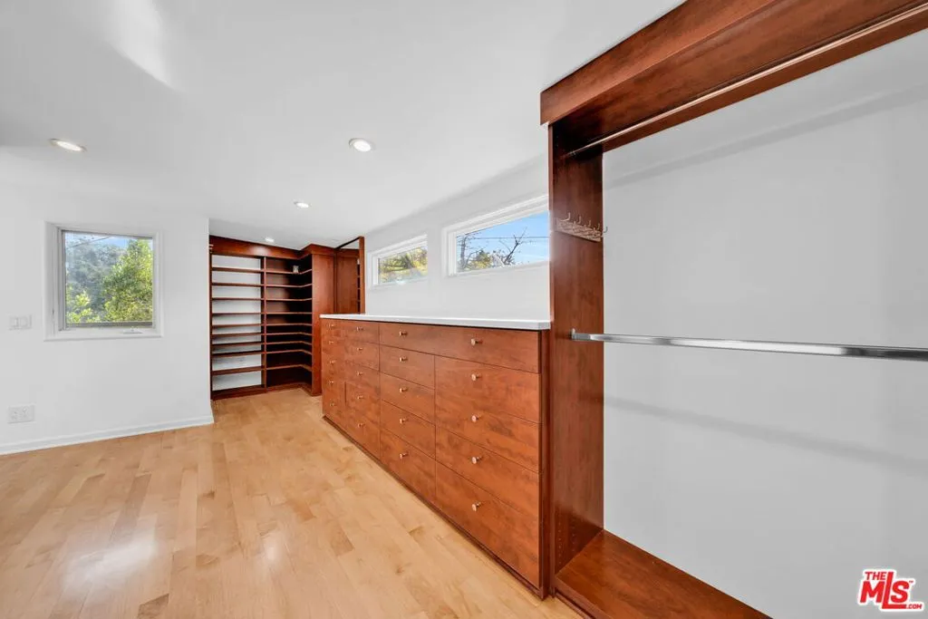 15263 Mulholland Drive, Los Angeles, California 90077 home-pic-34