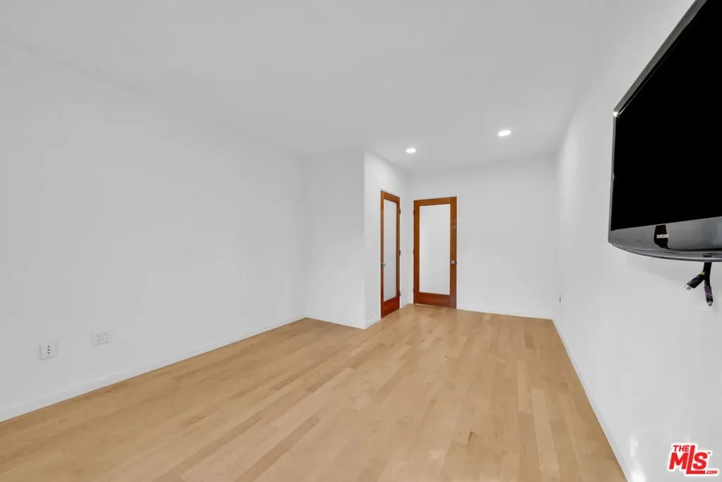 15263 Mulholland Drive, Los Angeles, California 90077 home-pic-40