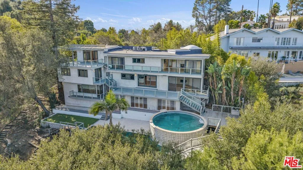 15263 Mulholland Drive, Los Angeles, California 90077 home-pic-1