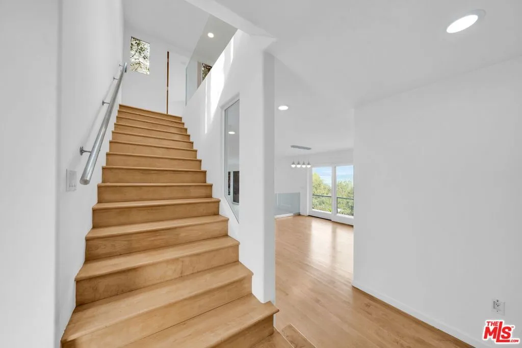 15263 Mulholland Drive, Los Angeles, California 90077 home-pic-15