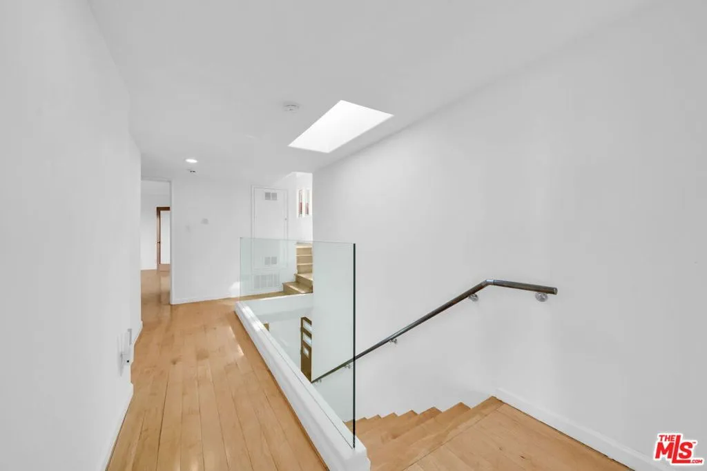 15263 Mulholland Drive, Los Angeles, California 90077 home-pic-24