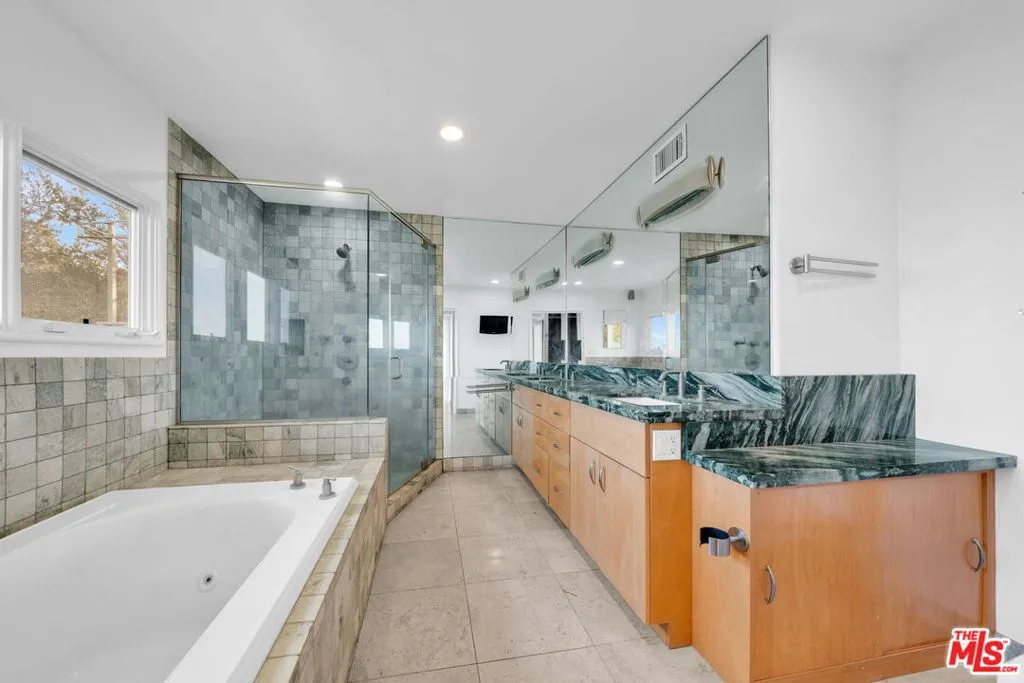 15263 Mulholland Drive, Los Angeles, California 90077 home-pic-18
