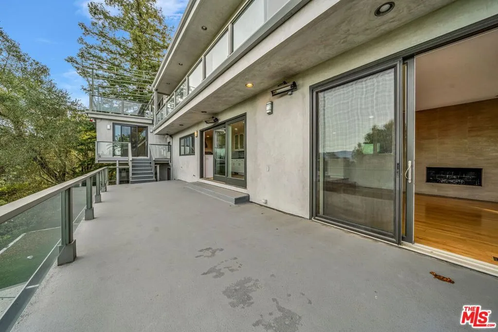 15263 Mulholland Drive, Los Angeles, California 90077 home-pic-12