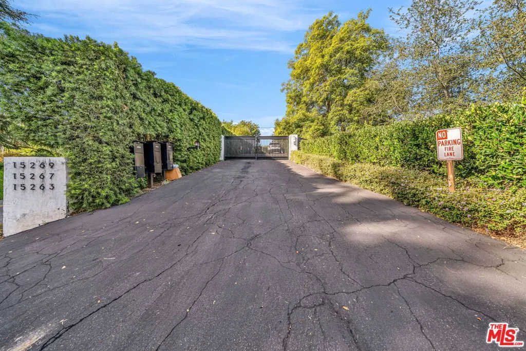 15263 Mulholland Drive, Los Angeles, California 90077 home-pic-54
