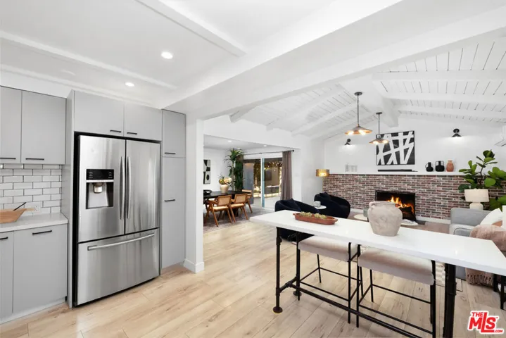 5751 Andasol Avenue, Encino, California 91316