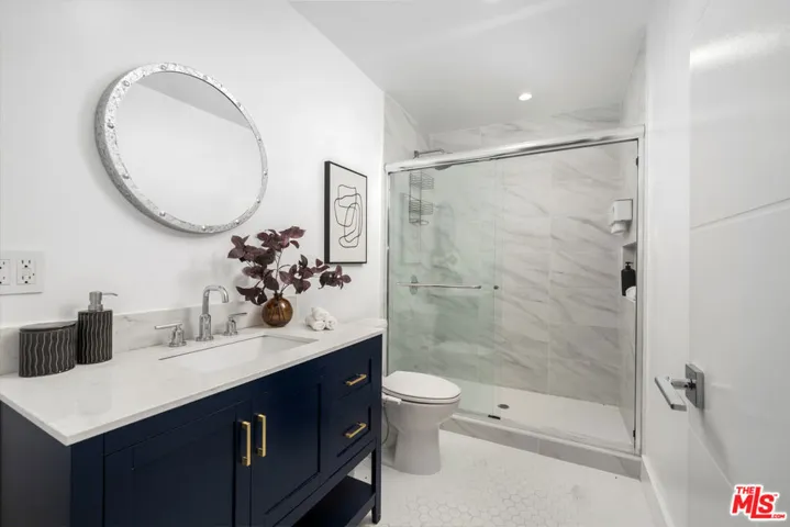 5751 Andasol Avenue, Encino, California 91316
