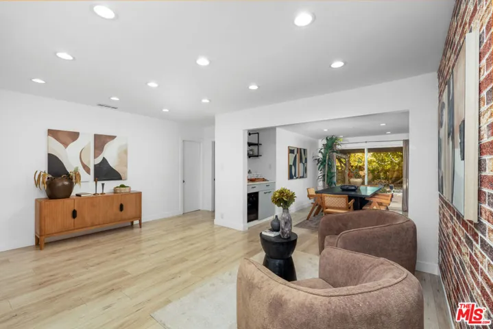 5751 Andasol Avenue, Encino, California 91316