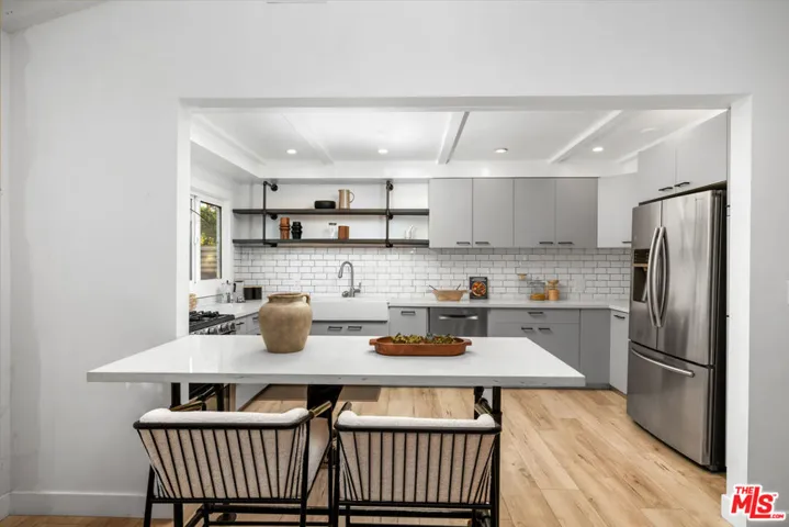 5751 Andasol Avenue, Encino, California 91316