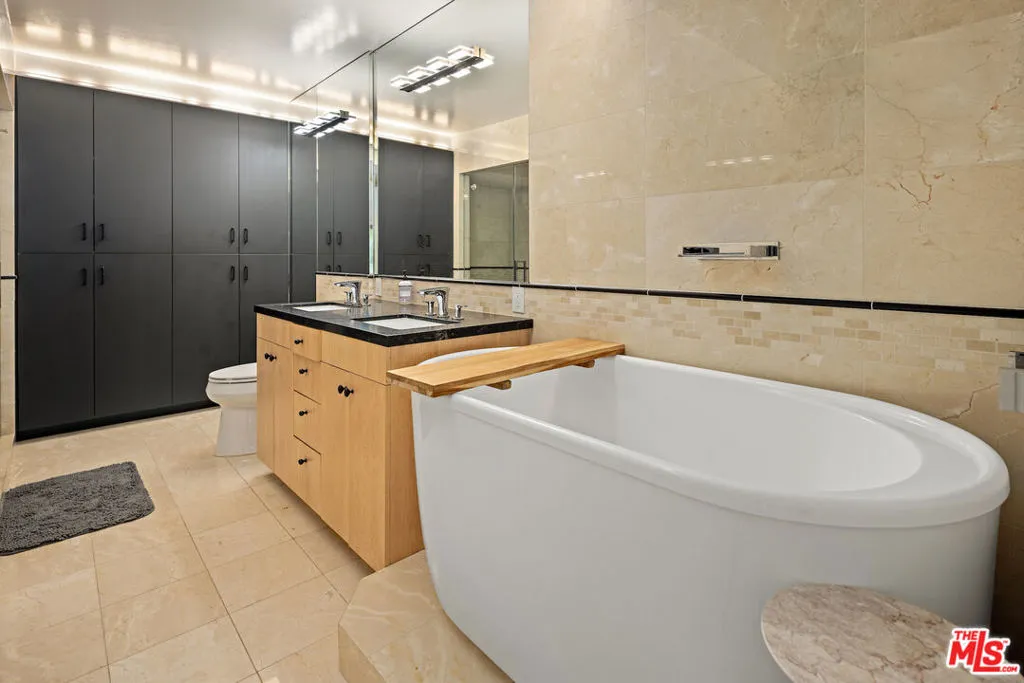 101 Ocean Avenue F402, Santa Monica, California 90402 home-pic-15