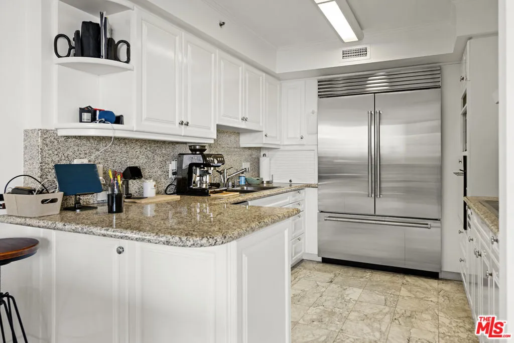 101 Ocean Avenue F402, Santa Monica, California 90402 home-pic-12