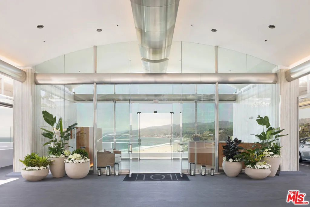 101 Ocean Avenue F402, Santa Monica, California 90402 home-pic-2