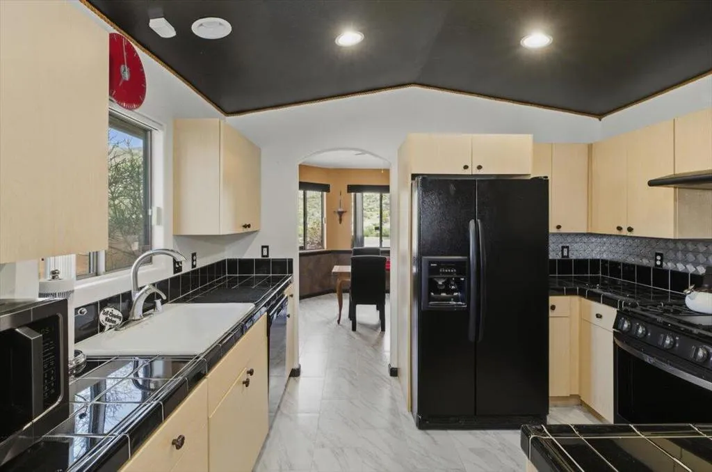 66635 Casa Grande Drive, Desert Hot Springs, California 92240 home-pic-15