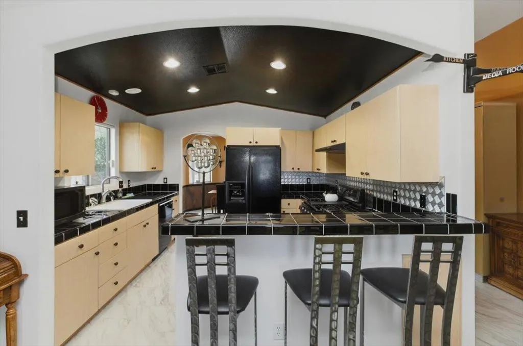 66635 Casa Grande Drive, Desert Hot Springs, California 92240 home-pic-16