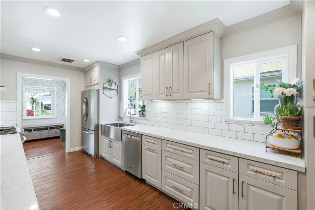 420 Montana Street, Monrovia, California 91016 home-pic-15