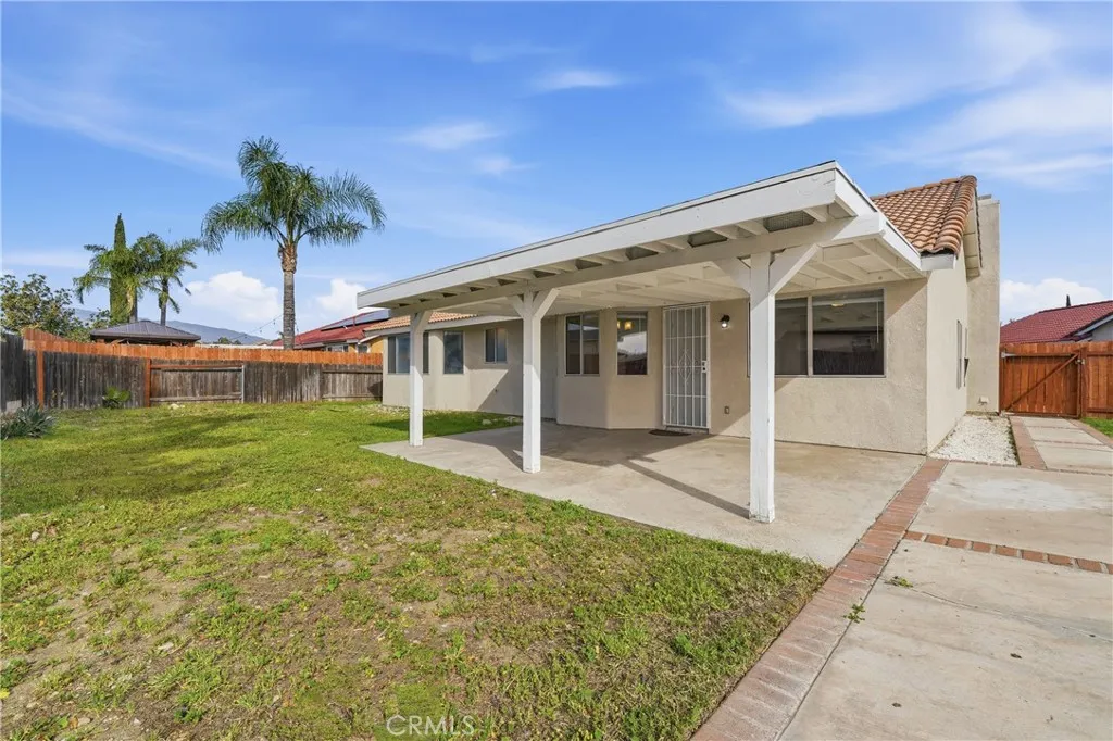 9150 Senna Court, Fontana, California 92335 home-pic-41