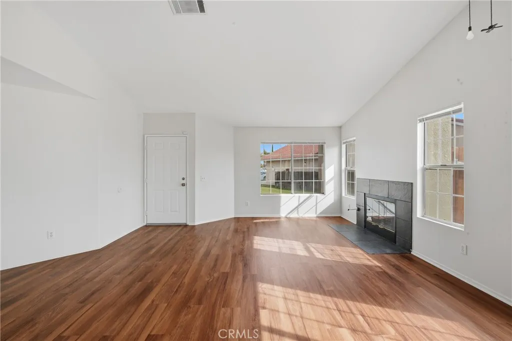 9150 Senna Court, Fontana, California 92335 home-pic-9