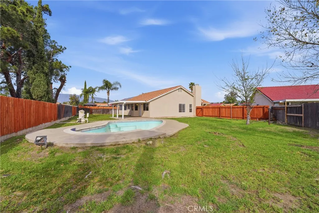 9150 Senna Court, Fontana, California 92335 home-pic-48
