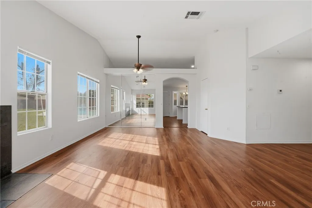 9150 Senna Court, Fontana, California 92335 home-pic-12