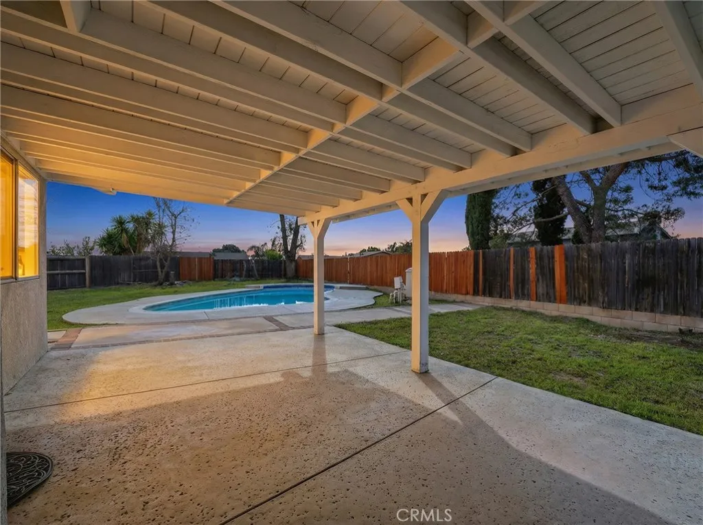 9150 Senna Court, Fontana, California 92335 home-pic-44