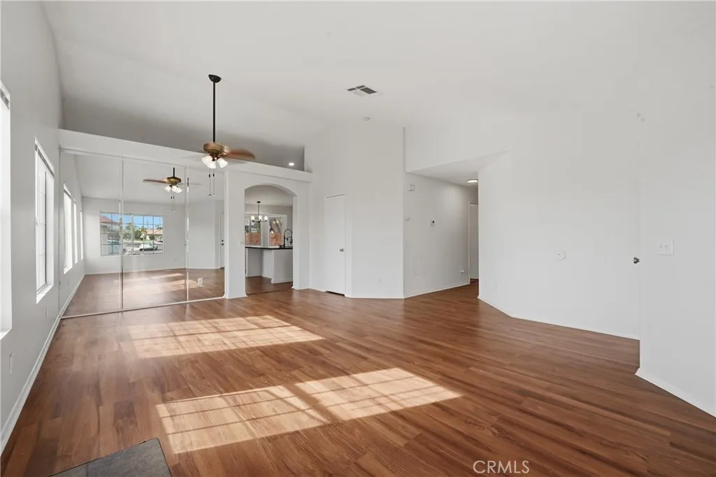 9150 Senna Court, Fontana, California 92335 home-pic-11