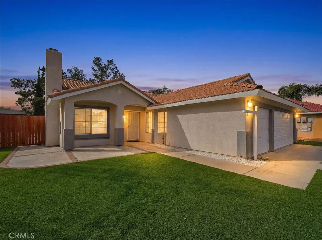 9150 Senna Court, Fontana, California 92335 home-pic-4