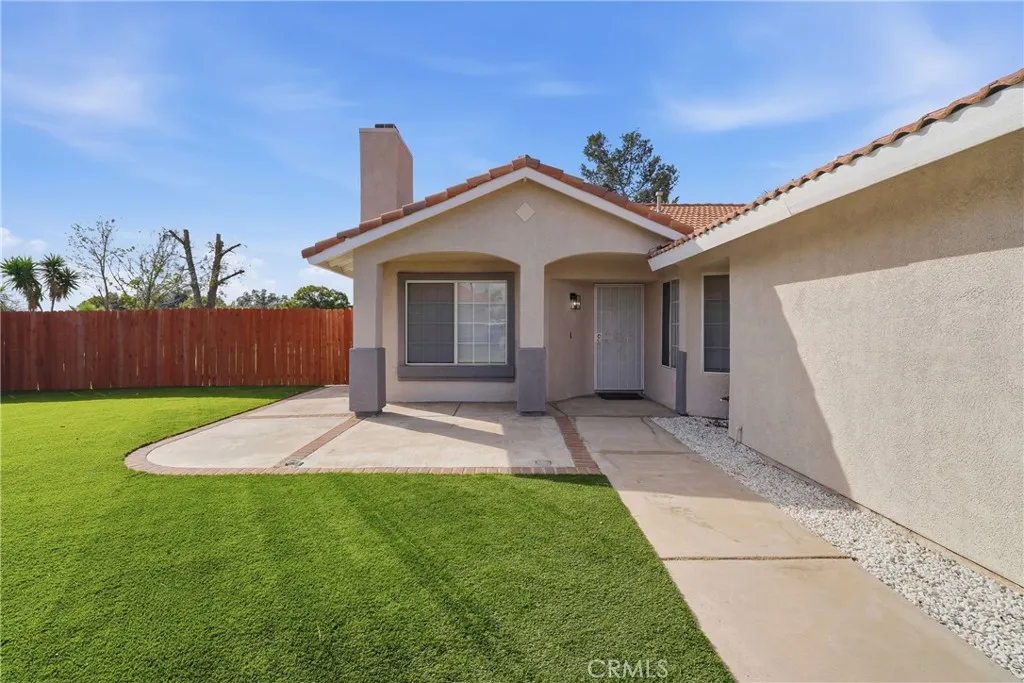 9150 Senna Court, Fontana, California 92335 home-pic-5