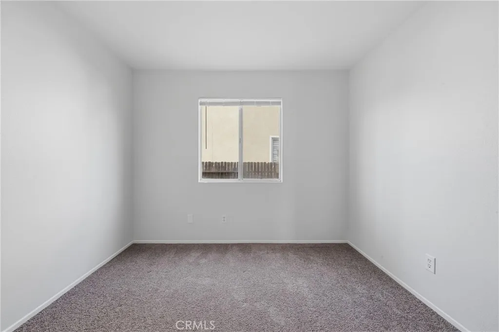 9150 Senna Court, Fontana, California 92335 home-pic-28